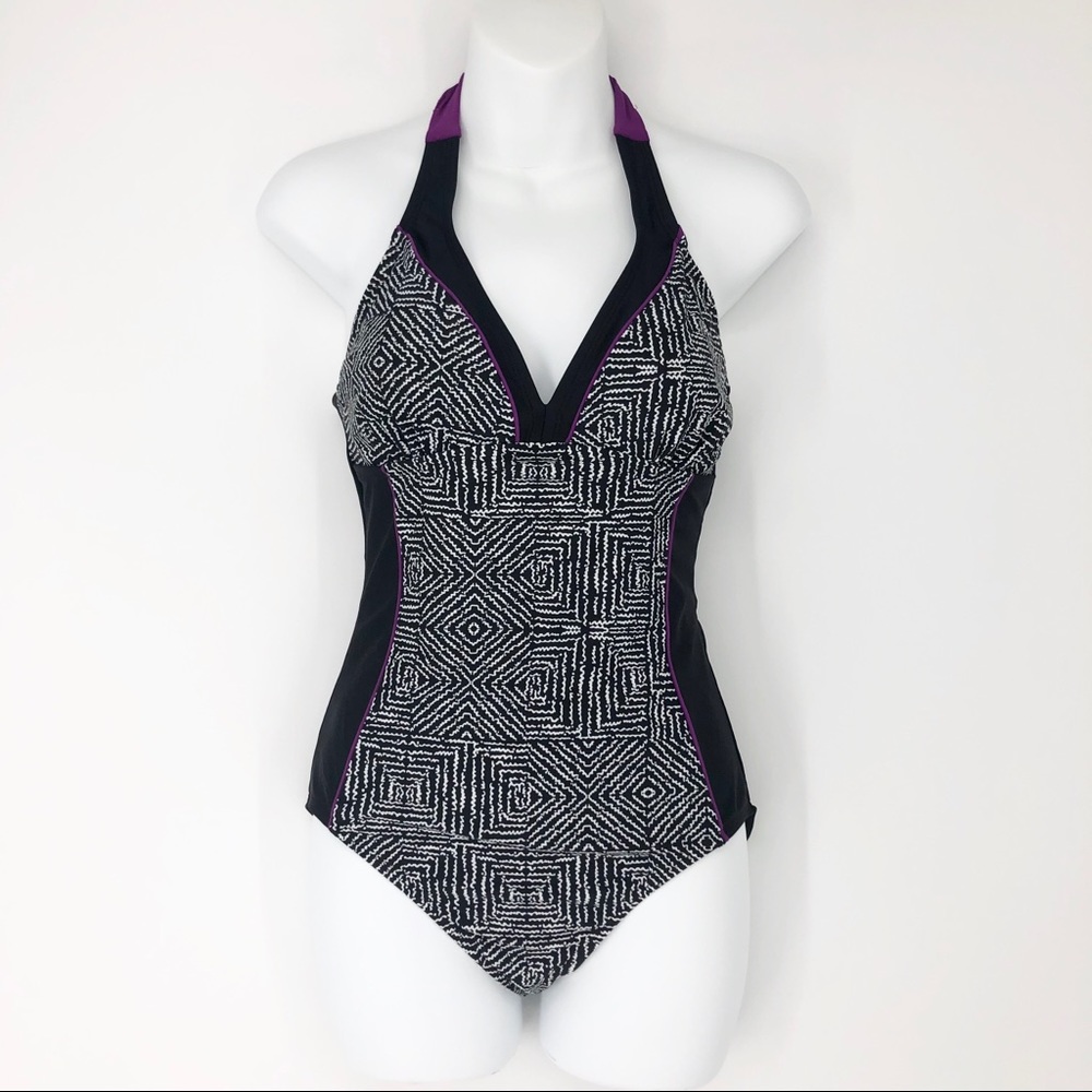 Everlast Size 6 Women’s Black One Piece Swimsuit